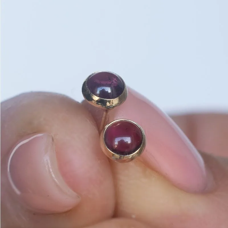 14K Yellow Gold Round Red Garnet 4mm Stud Earrings