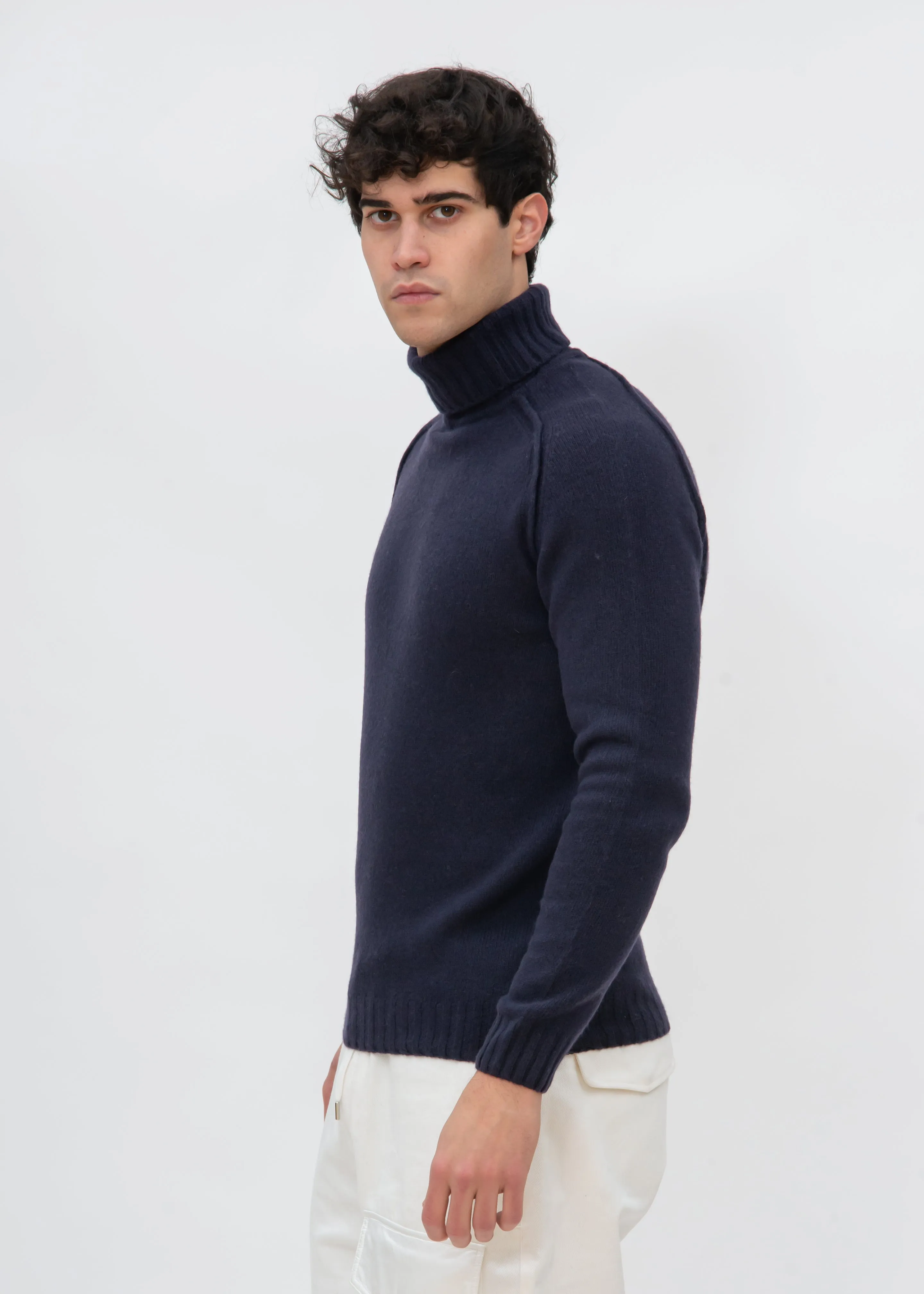 SADDLE SLEEVES TURTLENECK SWEATER