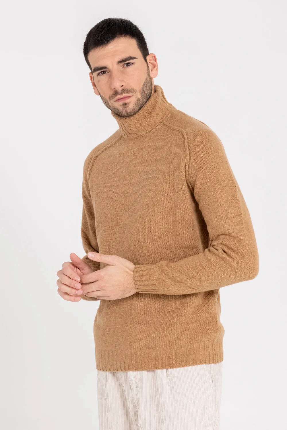 SADDLE SLEEVES TURTLENECK SWEATER