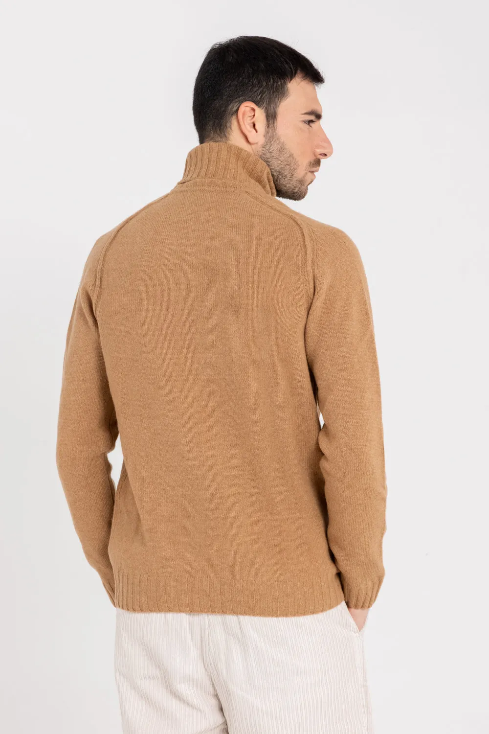 SADDLE SLEEVES TURTLENECK SWEATER