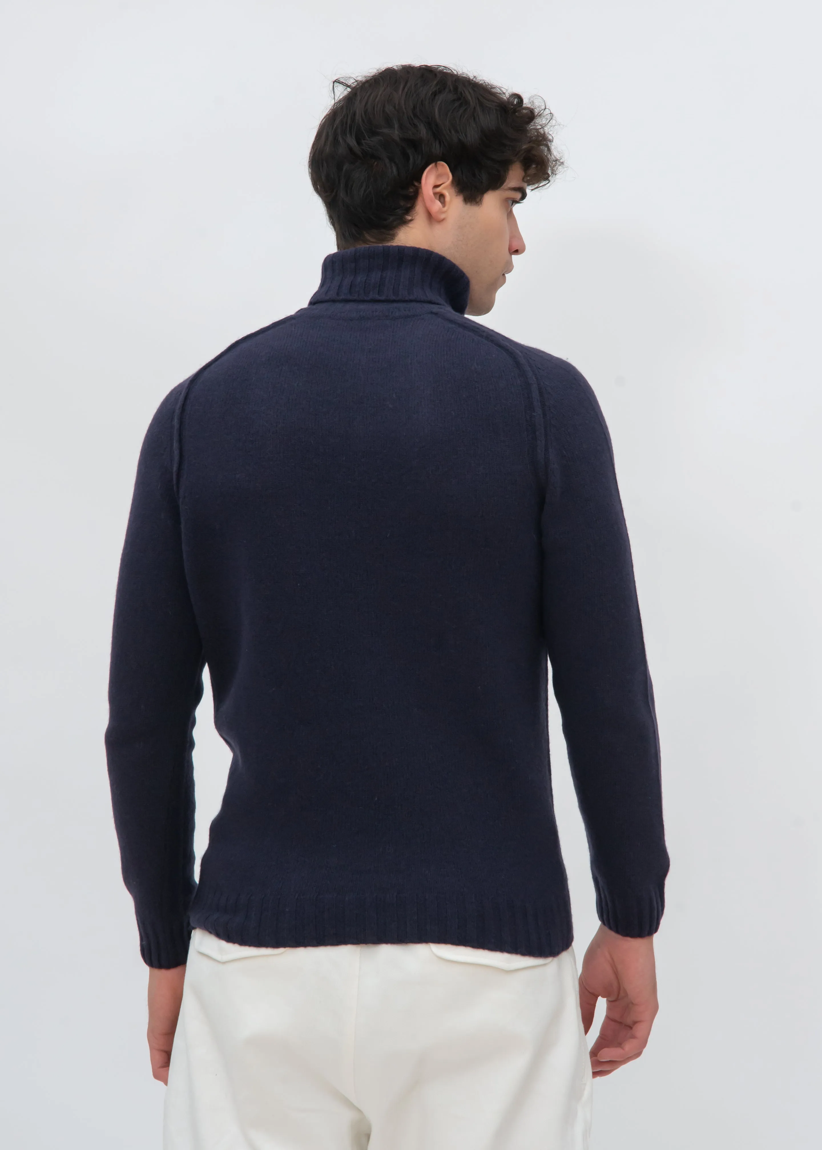 SADDLE SLEEVES TURTLENECK SWEATER